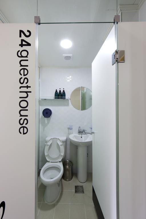 24 Guesthouse Myeongdong Town Seul Quarto foto