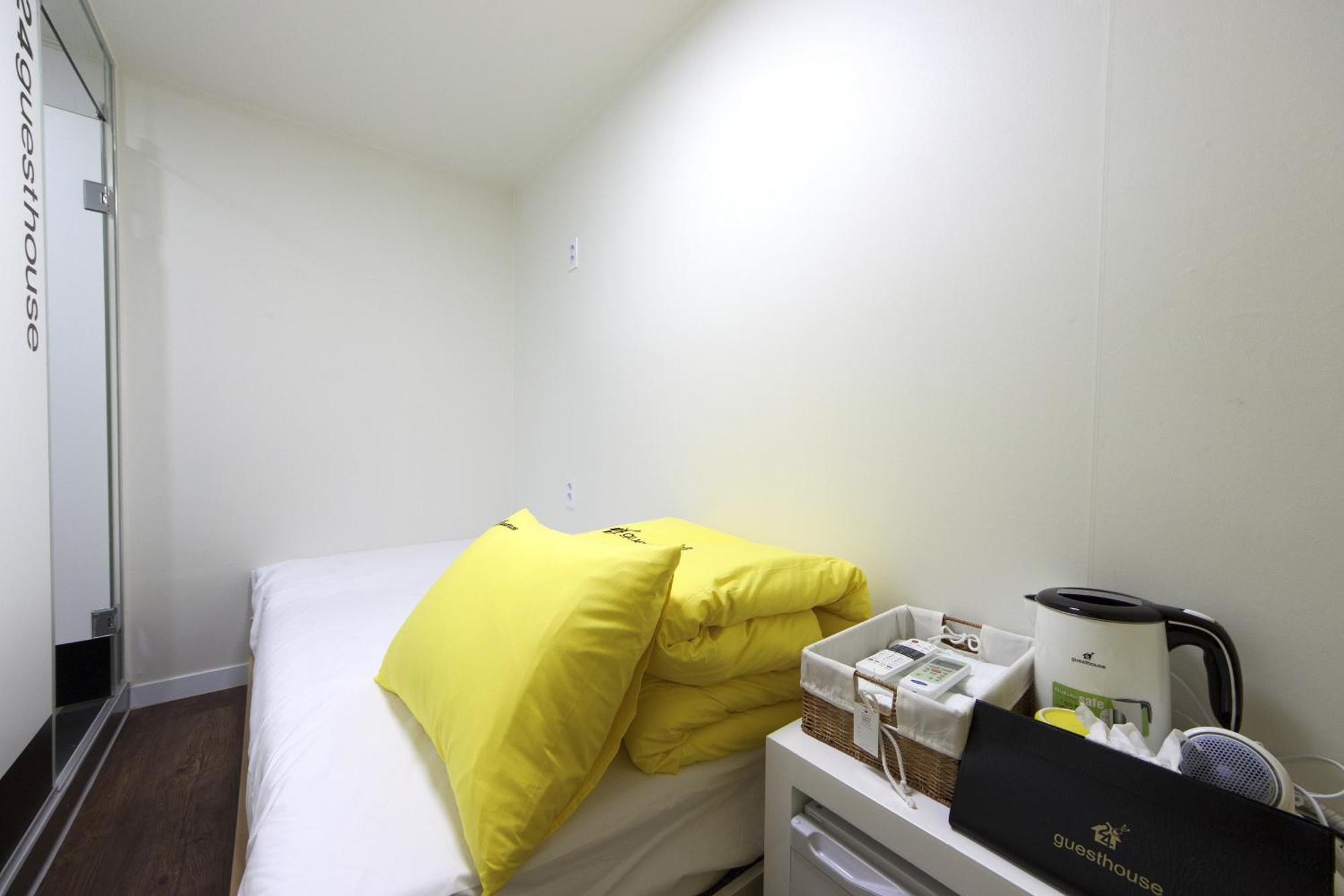 24 Guesthouse Myeongdong Town Seul Quarto foto